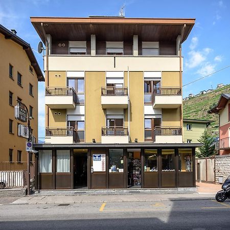 Hotel Schenatti Sondrio Exterior photo