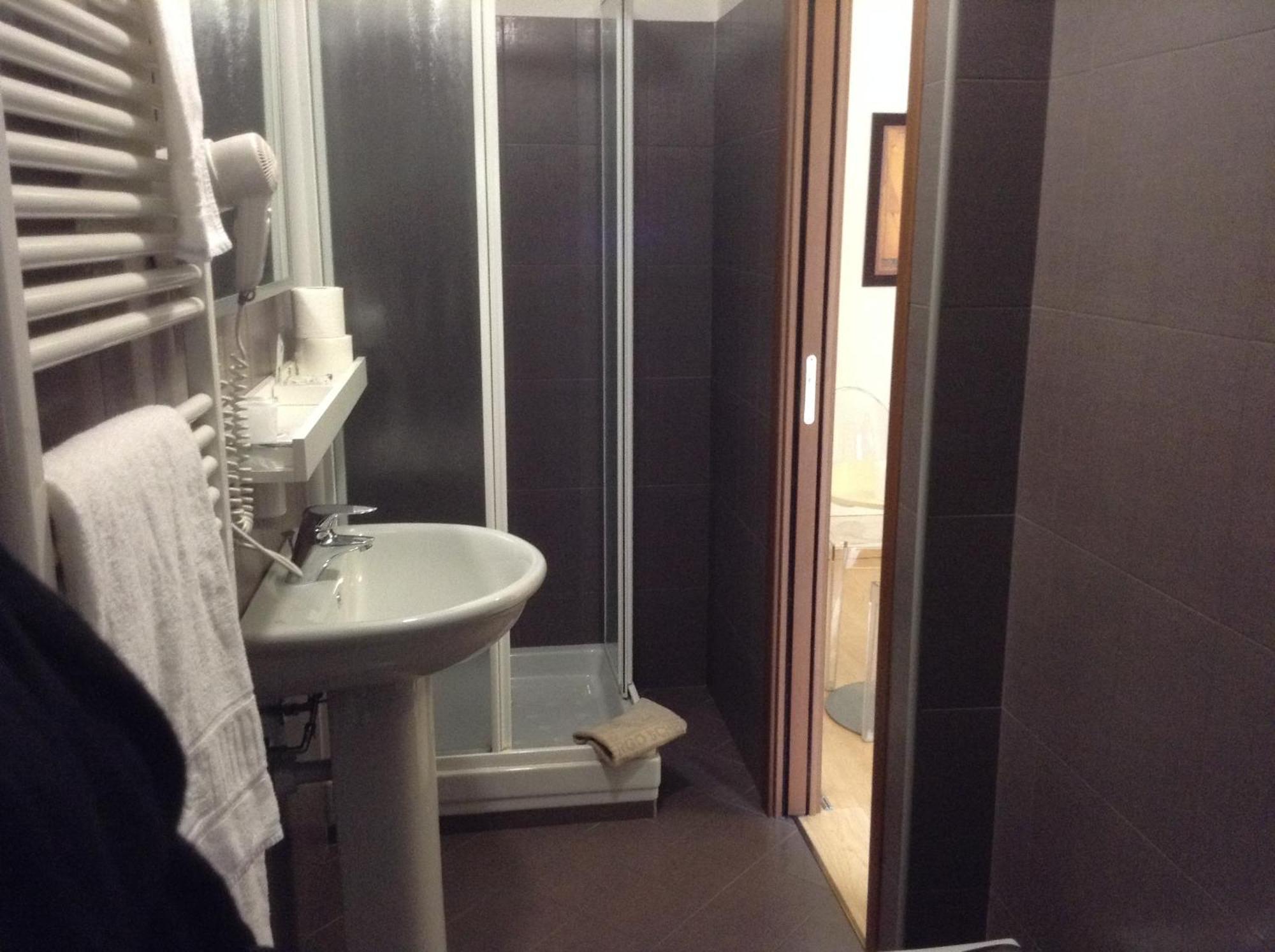 Hotel Schenatti Sondrio Room photo